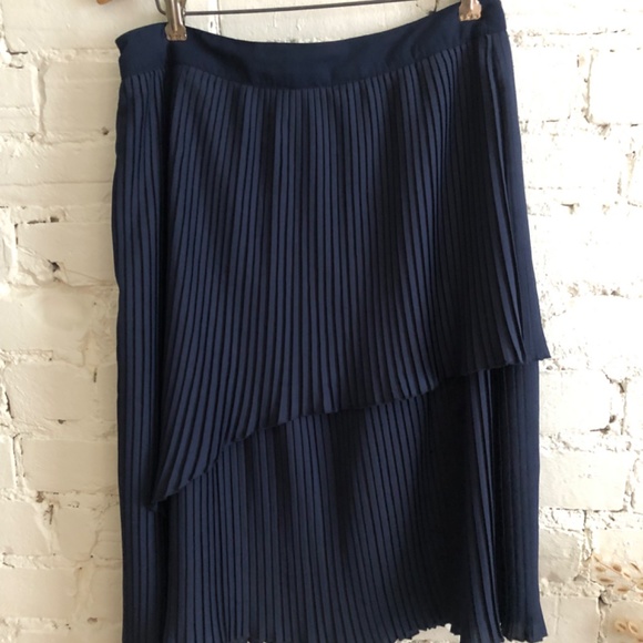 Pleated skirt - Picture 6 of 6